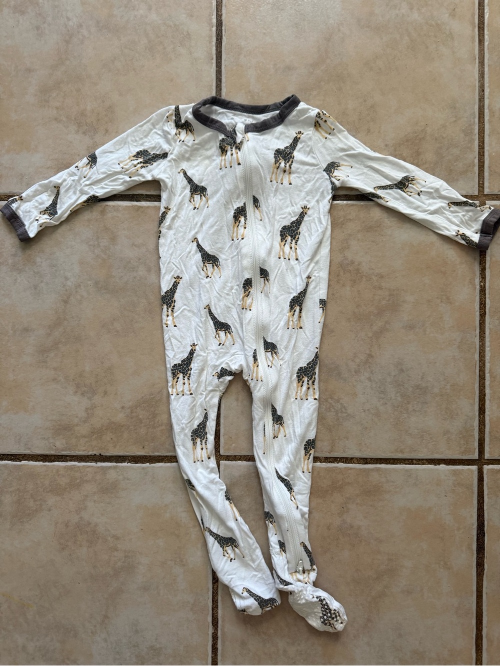 Kyte baby giraffe pajamas